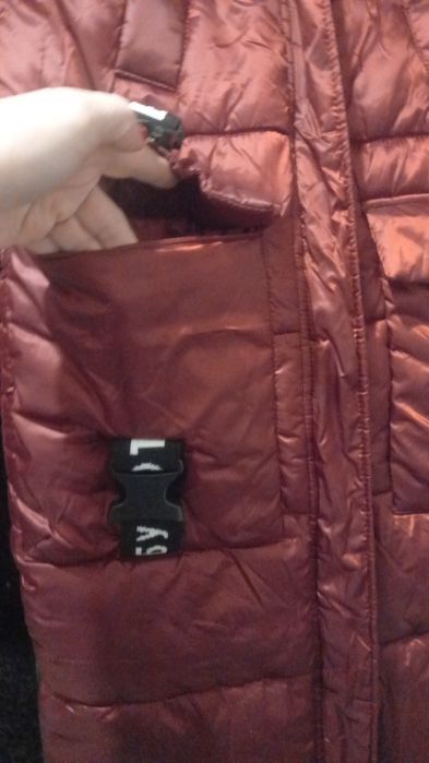 Пуховик бордовый