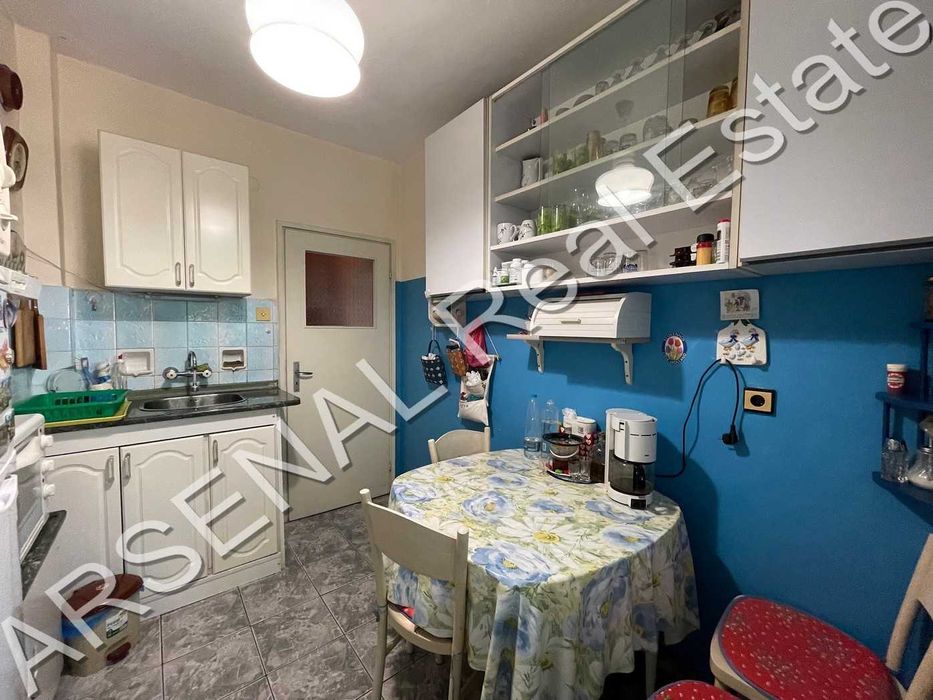 Дава се под наем Двустаен апартамент в София, Център - 74 кв.м за 398.82 € - Снимка #2