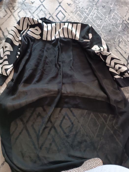 Черно-бяла блуза с тюл !