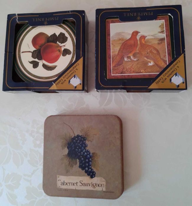 Порцеланови чинии ,Чаши-порцелан,Метална поставка-прибори,кантар,Brita