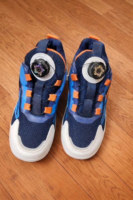 Adidasi cu role si led