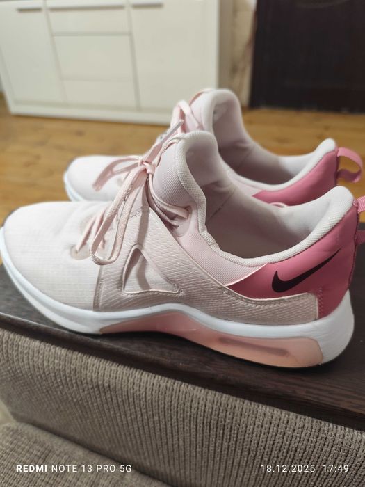 Дамски маратонки Nike