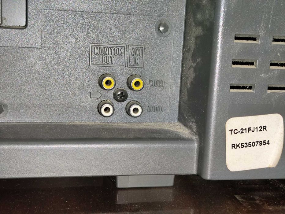 Продам телевизор Панасоник б/у