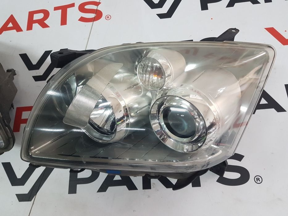 Toyota Avensis T25 sedan фарове стоп ГНП кори патерица