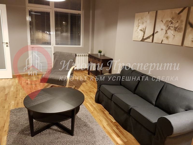 Продава се Тристаен апартамент в София, Център - 100 кв.м за 3050 €/кв.м - Снимка #2