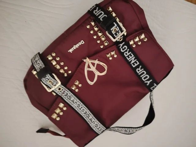 Оригинална чанта за през рамо на марката desigual