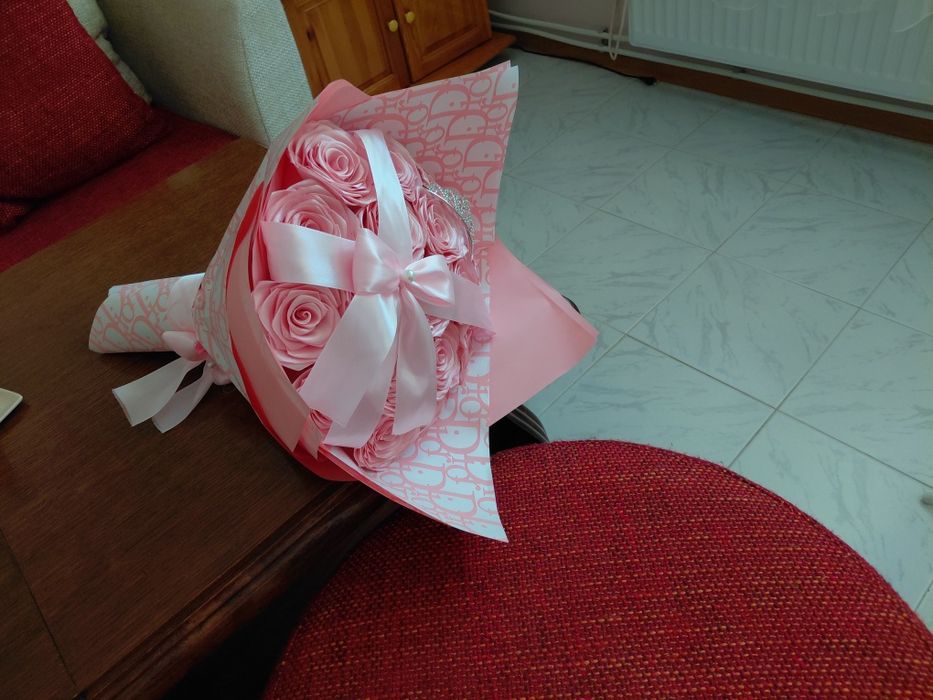 Букети от 19 рози