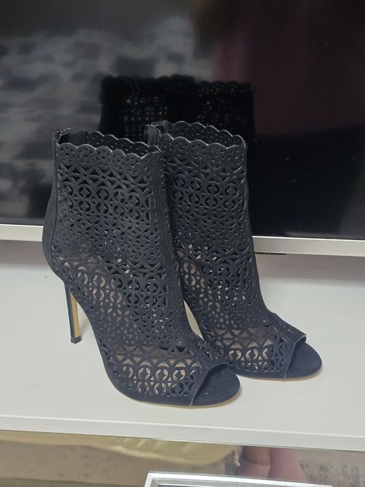 Botine perforate 37