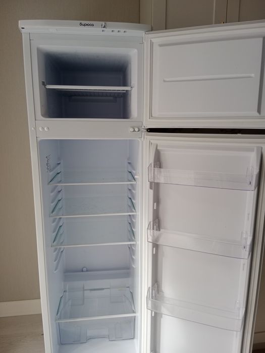 Холодильник белый
