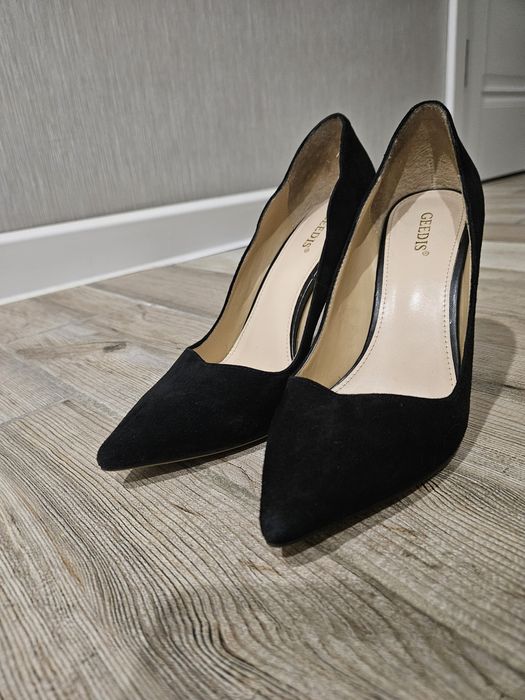 Продам красивые  туфли