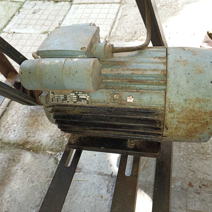 монофазен  ел мотор 2.2 киловата за фуражомелка .