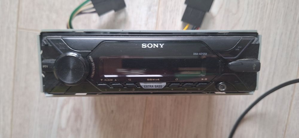 Авторесийвър Sony DSX-A212UI