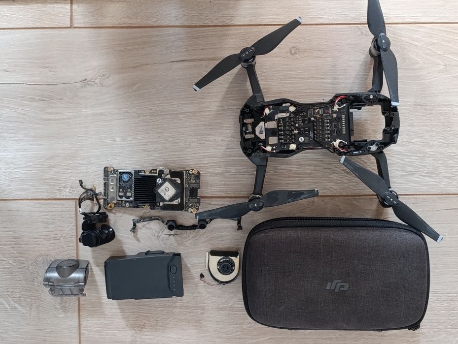 Продам DJi дрон по запчасти
