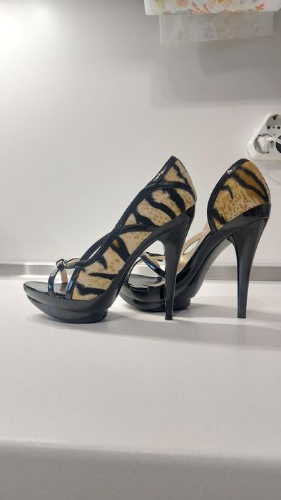 Екстравагантни сандали