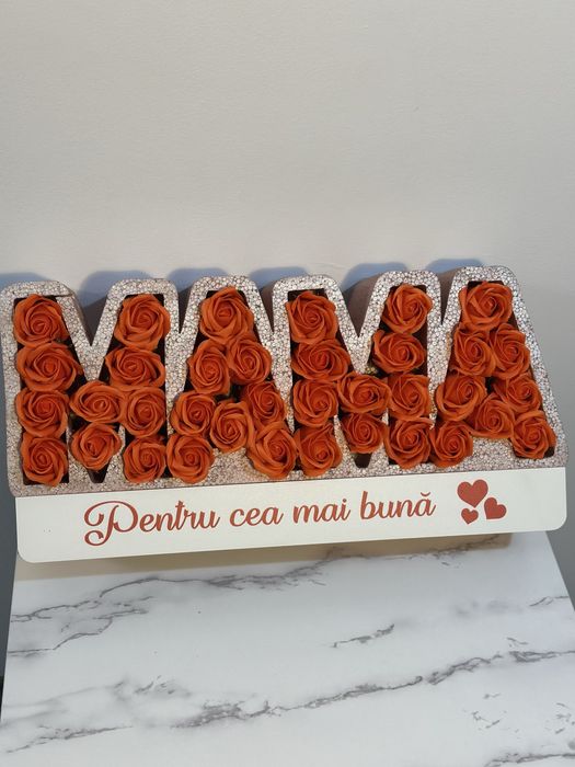 Aranjament din trandafiri de sapun