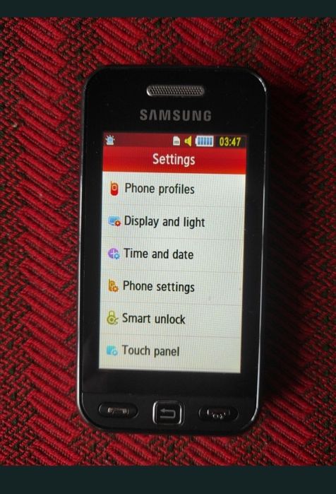 Telefon cu touchscreen și cameră video