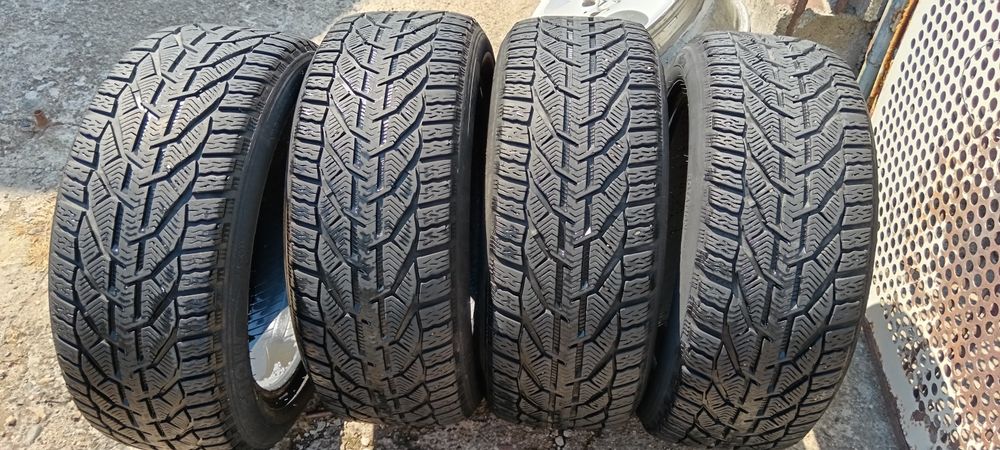 Зимни Гуми 225/50/17