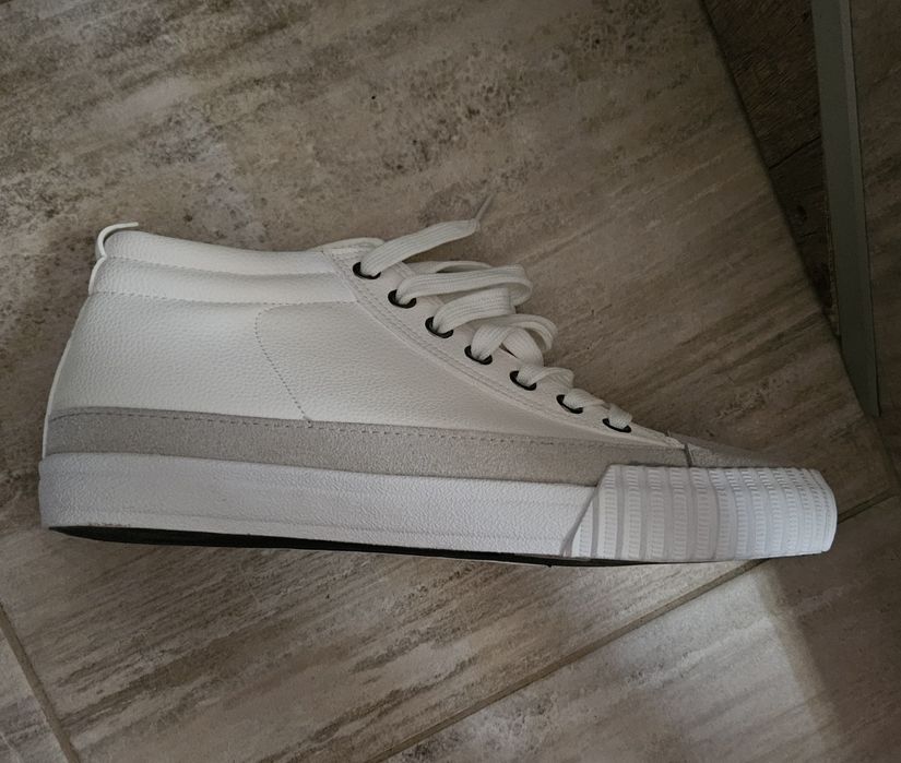 Бели кецове 39 номер