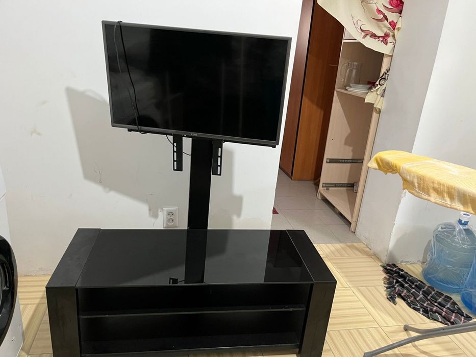 Продам тумбочку под телевизор