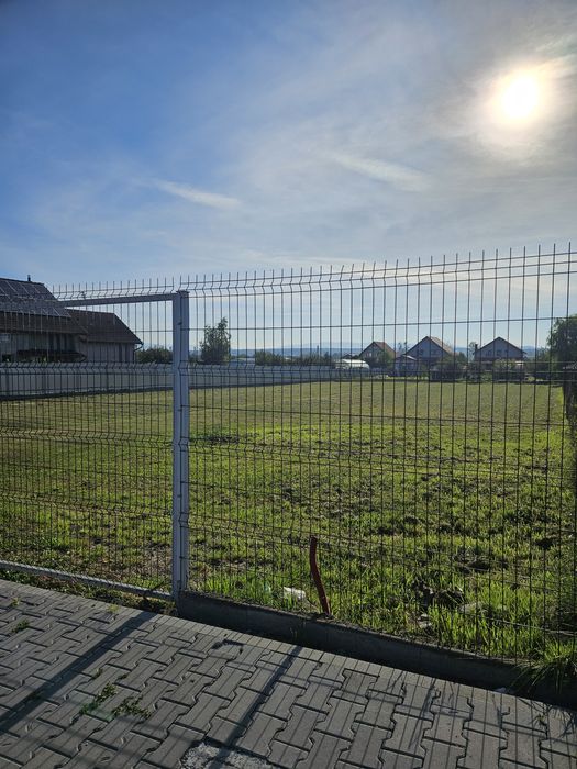 Teren ( 2 parcele a cate 1000mp ) de vanzare intravilan Reghin