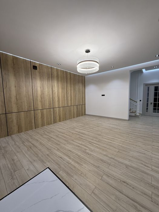 Учкахрамон пўстидан 6 км ўтканда участка сотилади