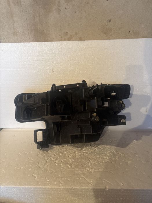 Фар Ford Exploler EV