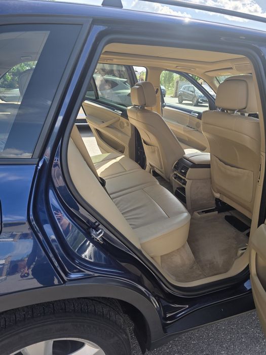 Продам BMW X5 2010г
