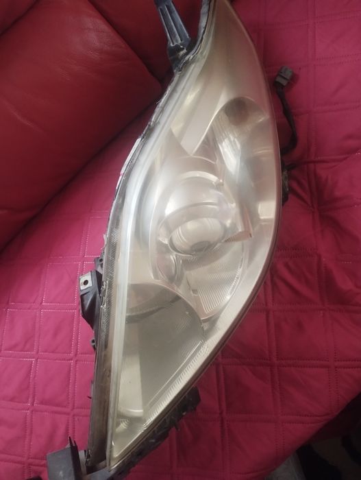 Предни фарове за Мазда 5-90€