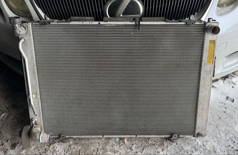 Радиатор охлаждения на Lexus Rx300, 330