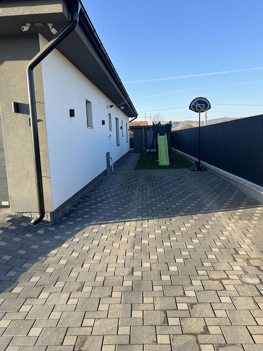 Vând casă complet mobilată si utilată în Solovăstru zona Mociar