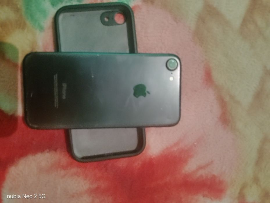 iPhone 7             заблокированый