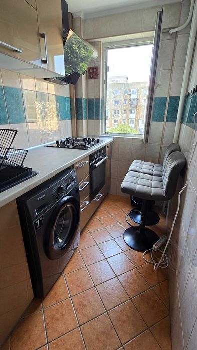 Apartament 2 camere decomandat — Militari, metrou Lujerului
