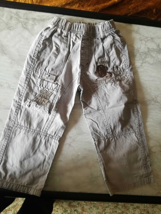 Продавам детски дълги светло-сив панталонки