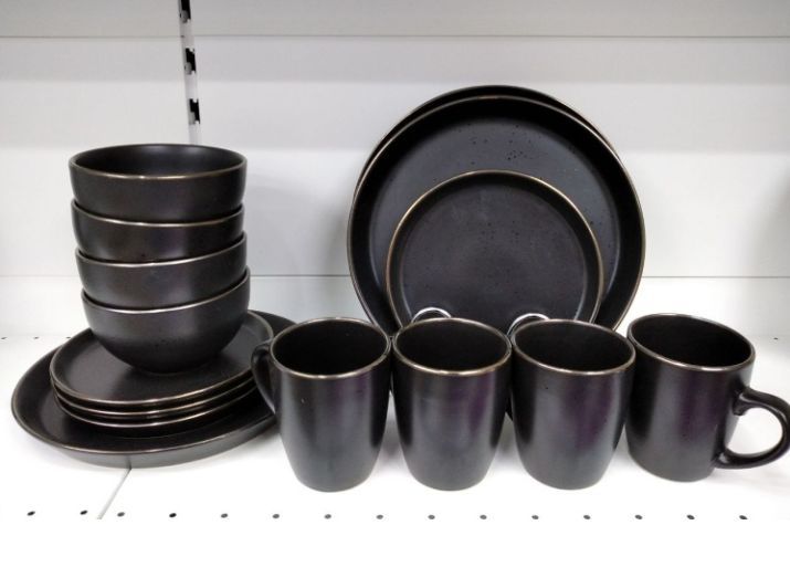Посуда черный и белый