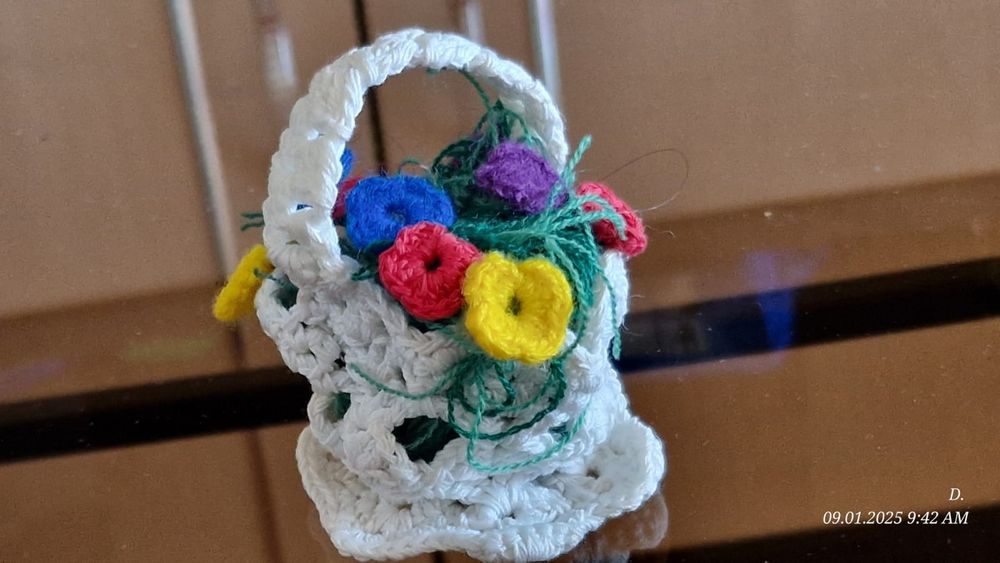 Cosulet crosetat cu  flori