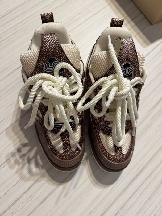 Vand adidasi louis vuitton