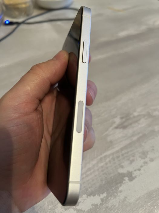 Продам iphone 12 128