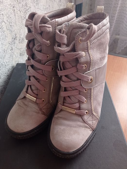 Продам сапожки демисезонные