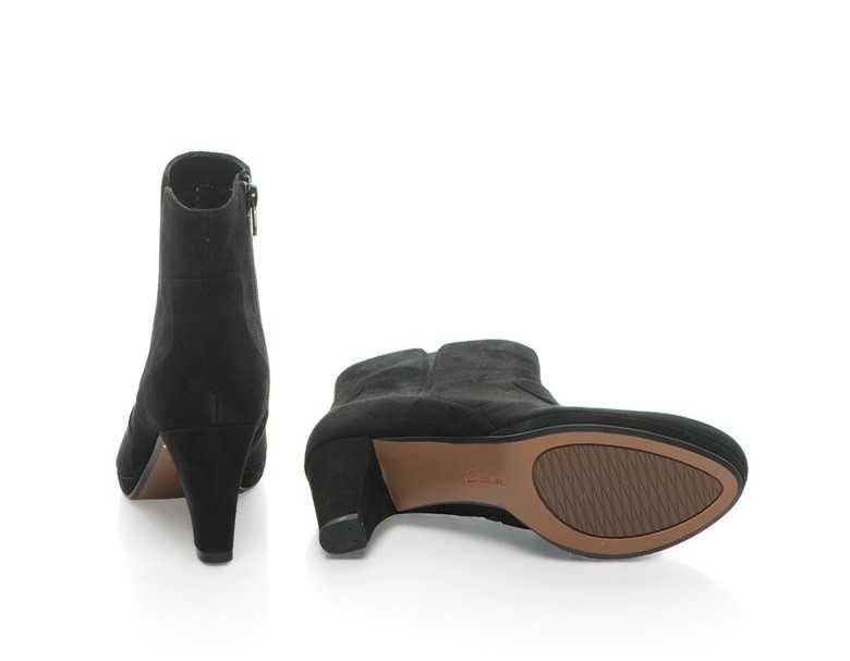 CLARKS № 35/36 – Дамски черни боти от ест велур "CLARKS ARTISAN" нови