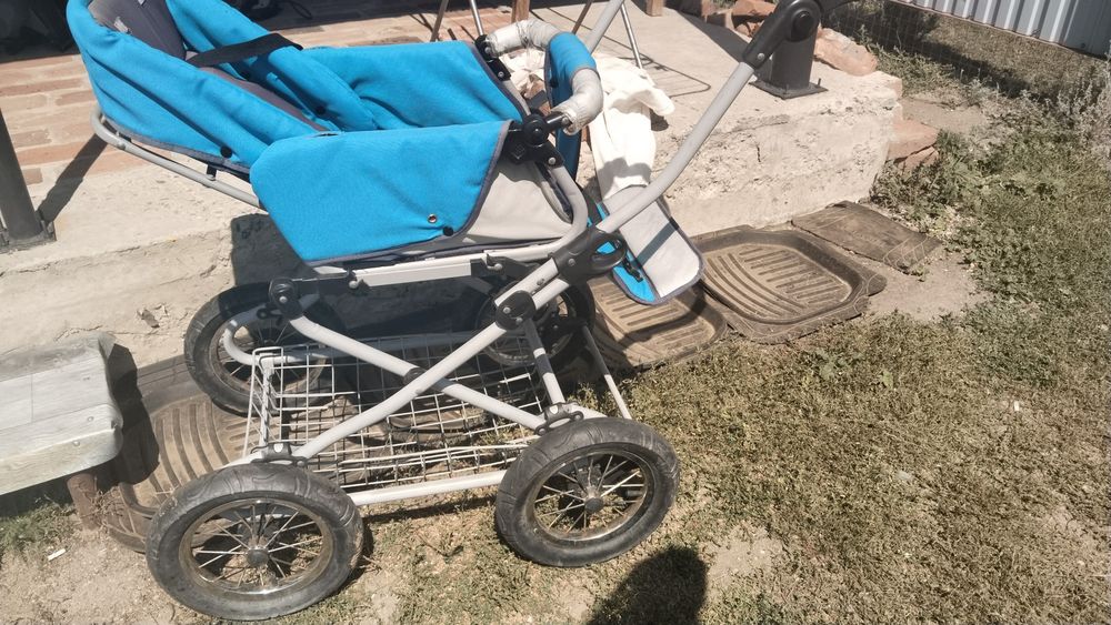 Продам коляску , кроватку , столик