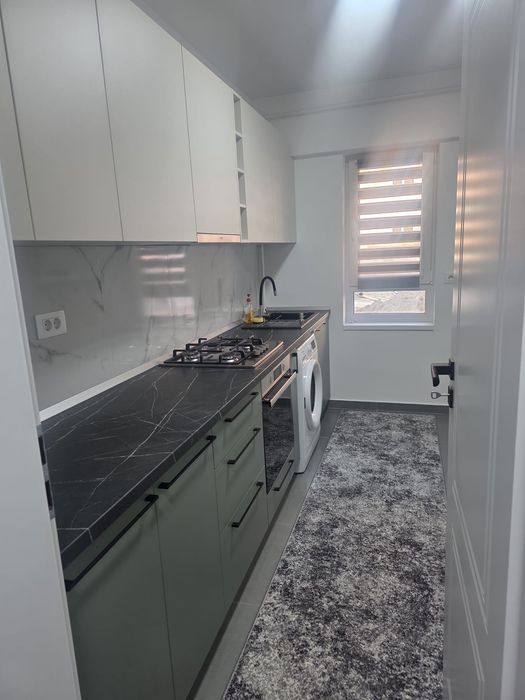 Închiriez apartament