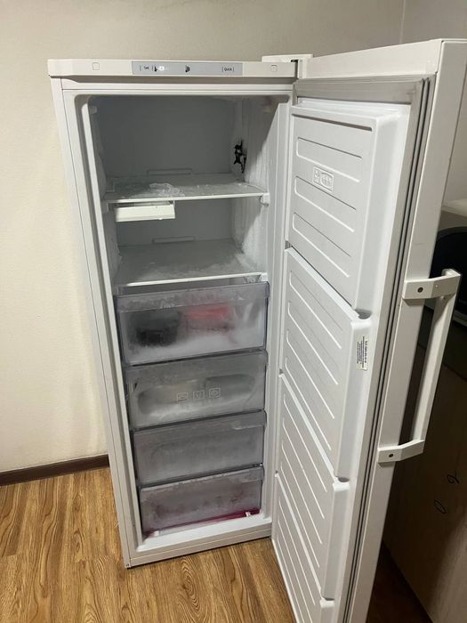 Морозильник Beko модель-RFSK215T01W