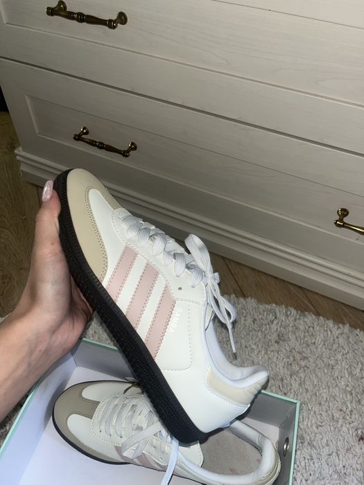 Adidas кроссовки