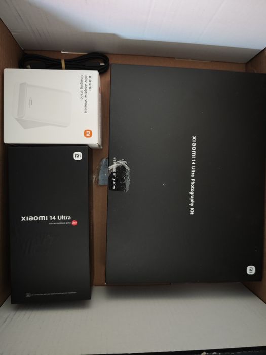 Xiaomi 14 Ultra (+photography kit +wireless charger)