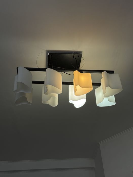 Продам большую люстру 8 плафонов