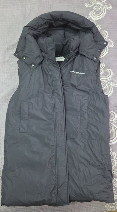 Продам жилетку Calvin Klein