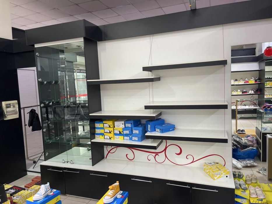 Срочно продам витрину
