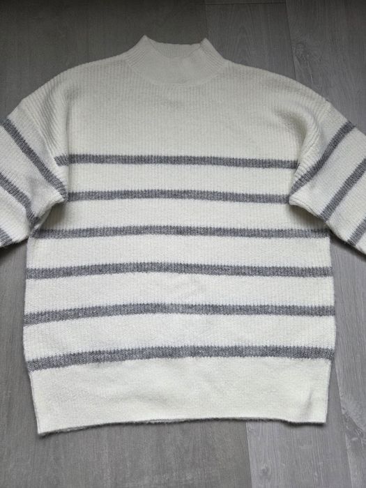 Pulover alb cu dungi, NOU, marime S/M