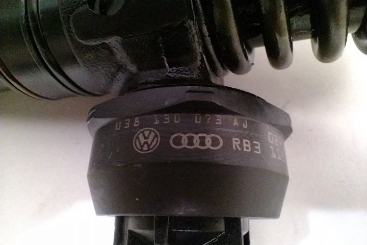 Injector BC (litere mari) 038130073AJ Volkswagen VW Golf a 4-a genera
