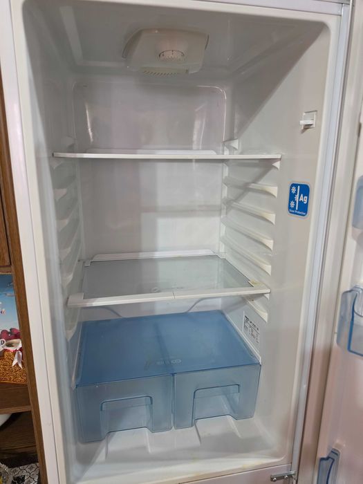 Холодильник б/у  , есть торг